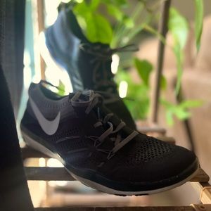 Nike Free TR Focus Flyknit Black womens size 8 US